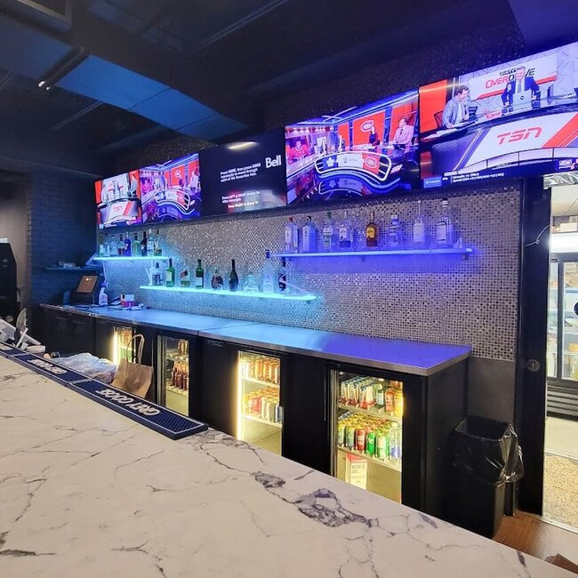 Poutine Boss - Restaurants pr&egrave;s de: H2R1X8