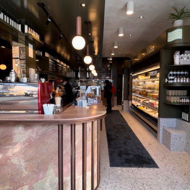 Kouzina Niata - Restaurants Grecs, Moyen-Orient pr&egrave;s de: H2V4E8