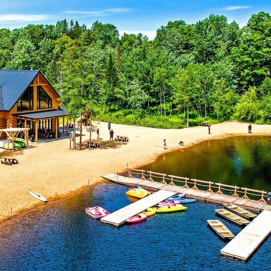 Au Chalet en Bois Rond - Grill, Middle Eastern, Regional, Steakhouses Restaurants in Quebec