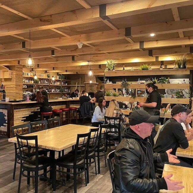Folklore Brasserie Ludique - Restaurants Comptoir-Boutique Ouverts pour souper Mont&eacute;r&eacute;gie (Rive-Sud)
