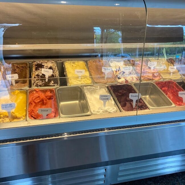 Angèle & Douglas - Restaurants Near: H3M3E3