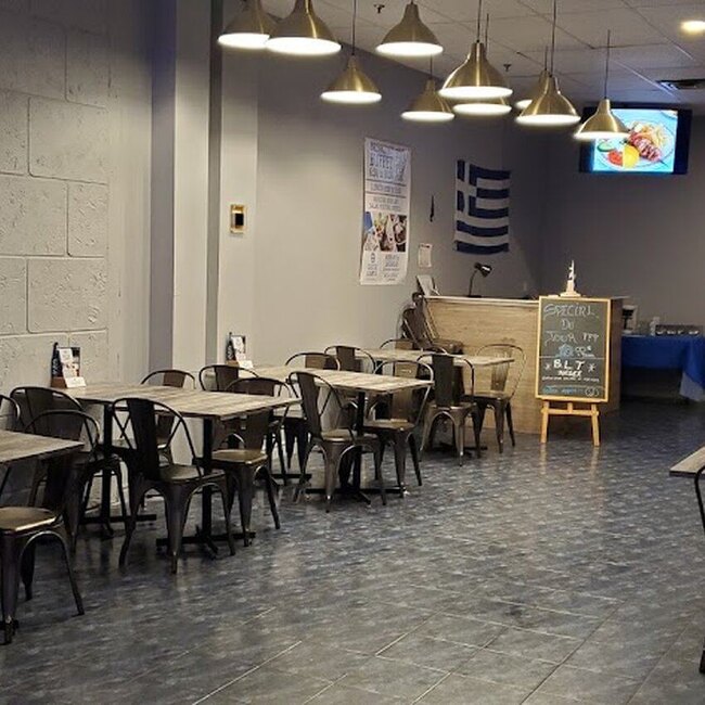 Caf&eacute; Players Resto Bar -  Restaurants Near: H1E4A7