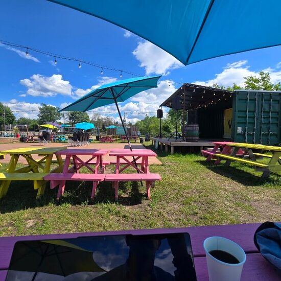 La Cour arri&egrave;re de L&eacute;vis - Terrace Restaurants in South Shore (Quebec)