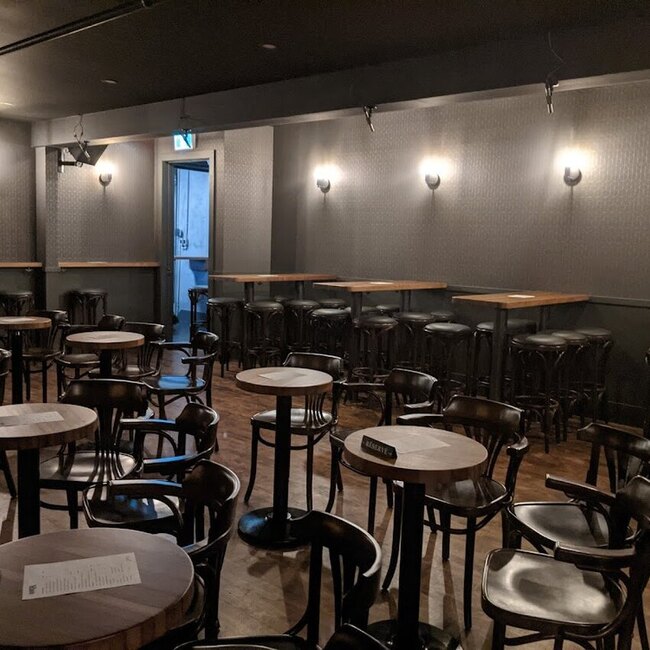 Pub Quartier Latin - Restaurants Burgers, R&eacute;conforts, Options v&eacute;g&eacute;taliennes Montr&eacute;al