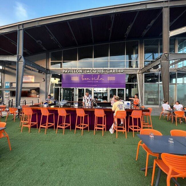 Boa Vida Day Club - Downtown Lounge Open Sunday Restaurants