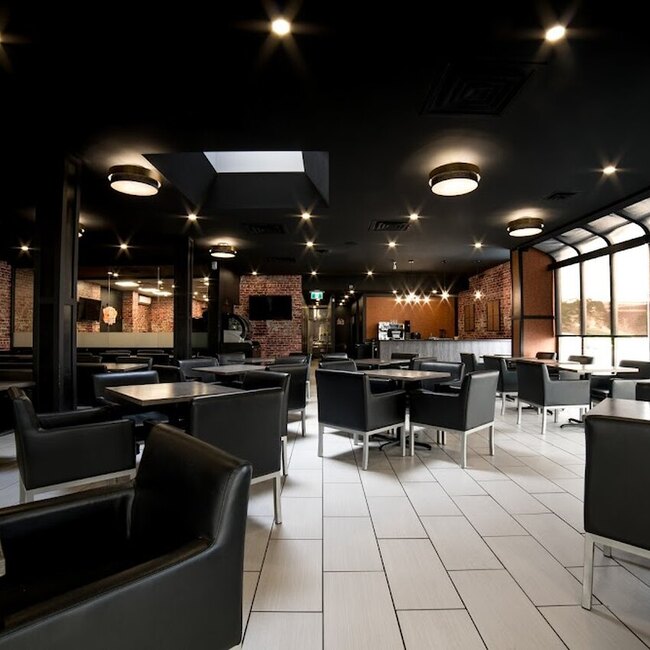 Castello Resto Lounge - Restaurants près de: H7V2W5