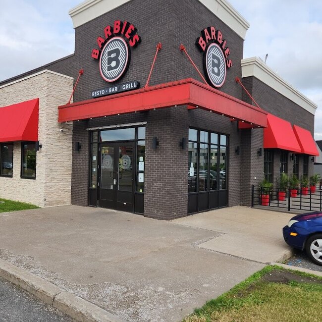Barbies Resto Bar Grill - Restaurants Barbecue-BBQs Ouverts midi Longueuil