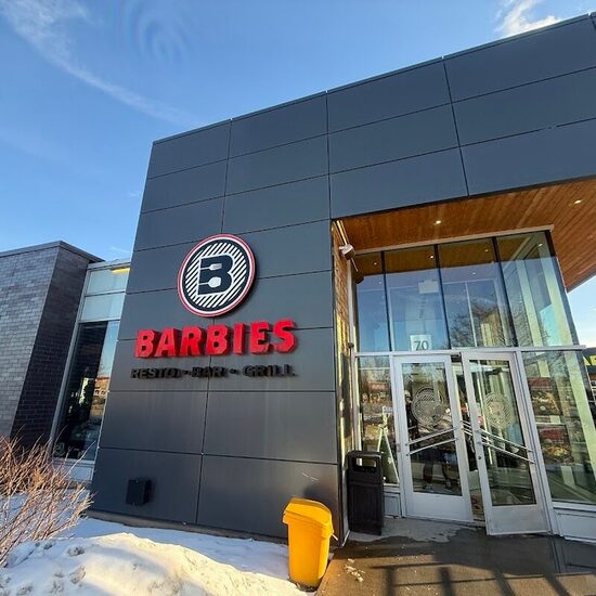 Barbies Resto Bar Grill - Restaurants de Montréal