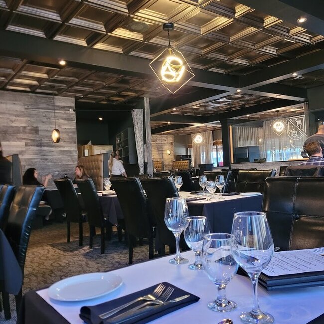 L'Acad&eacute;mie - Sainte-Th&eacute;r&egrave;se Bring your own wine Restaurants