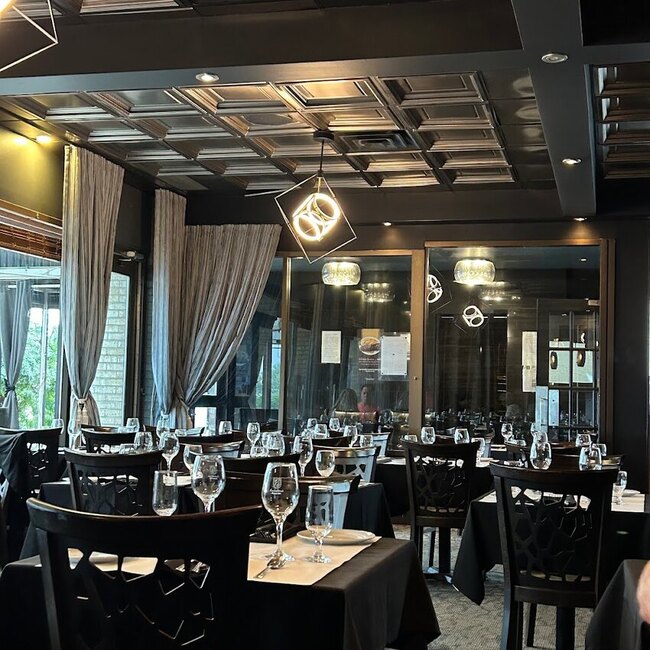 L'Acad&eacute;mie - Restaurants pr&egrave;s de: J7E2X9