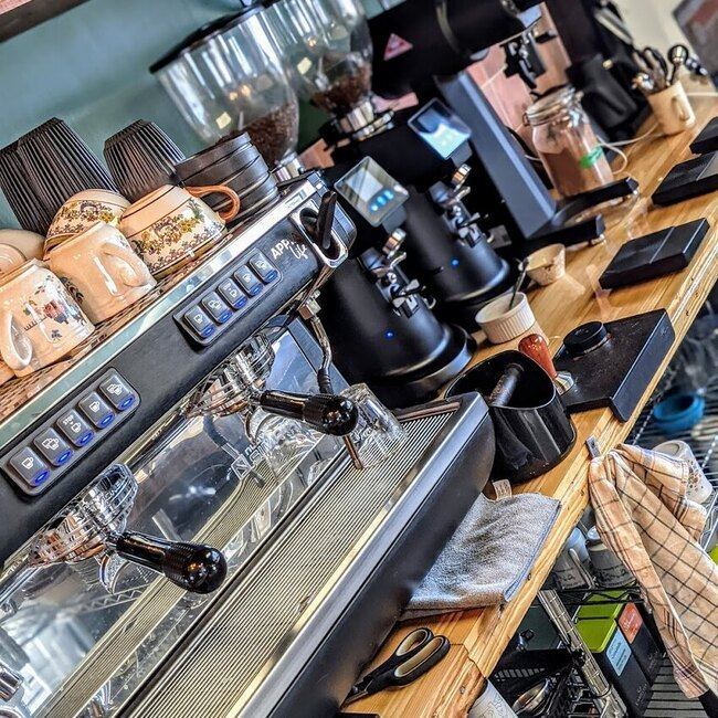 Tompol le Caf&eacute; - West Island Takeout Available Open Morning Restaurants