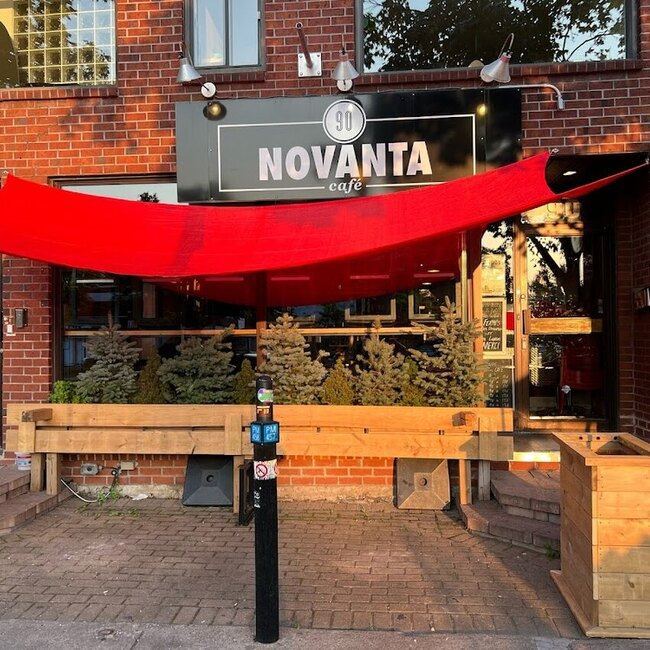 Caf&eacute; Novanta - Restaurants pr&egrave;s de: H2T1R6