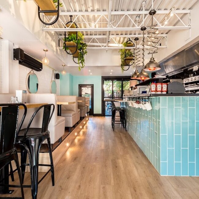 Sunny's Dinette Montreal Restaurant: Menu, Reviews & Reserve (2026)