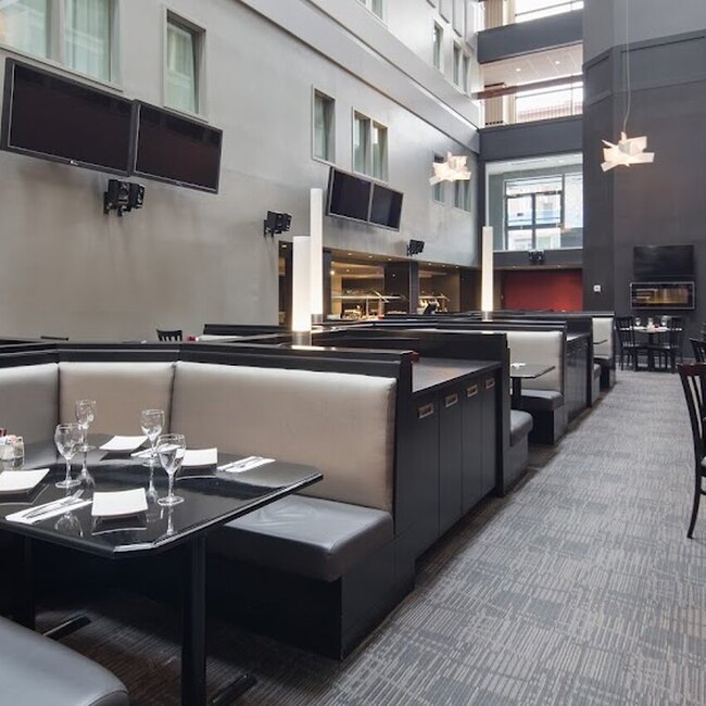 Restaurant Le 330 - Breakfast, Middle Eastern, Kebab Restaurants in Quebec
