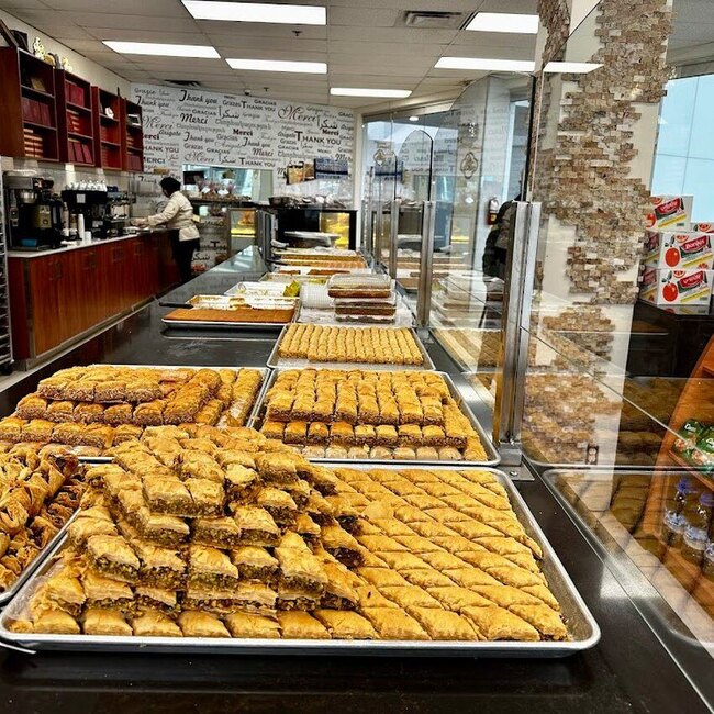 Patisserie Samadi & Fils - Restaurants pr&egrave;s de: H4J1C8