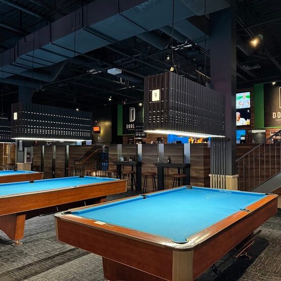 Dooly's - Restaurants Grand choix de cocktails, Plats &agrave; emporter, Resto-Bars de Qu&eacute;bec