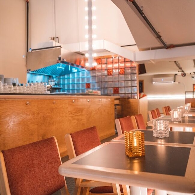 Le Syst&egrave;me -  Restaurants Near: H2R2W1