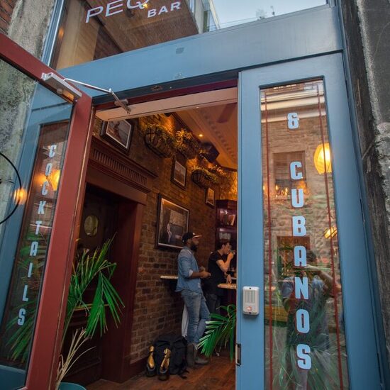 El Pequeño Bar - Cocktail Bars in Montreal