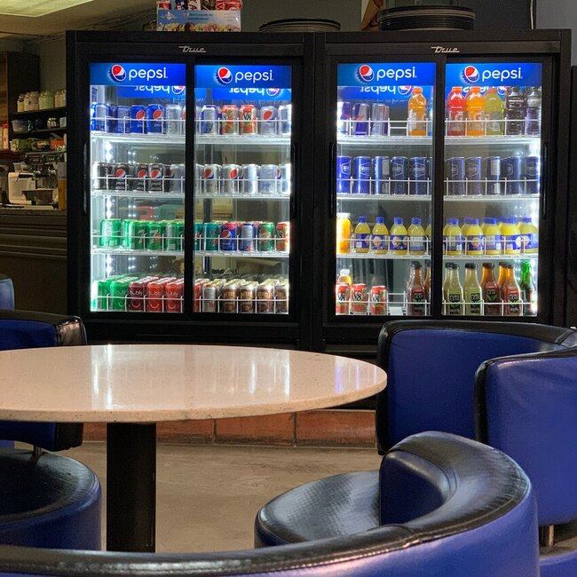 New Mondo Caf&eacute; - Casse-Croutes Ouverts tard Montr&eacute;al