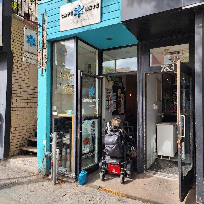 Caf&eacute; N&eacute;v&eacute; - P&acirc;tisseries Ouverts le matin Montr&eacute;al