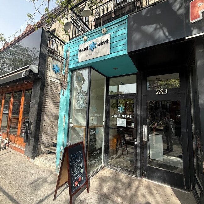 Caf&eacute; N&eacute;v&eacute; - Breakfast Restaurants Near: H3B1A1