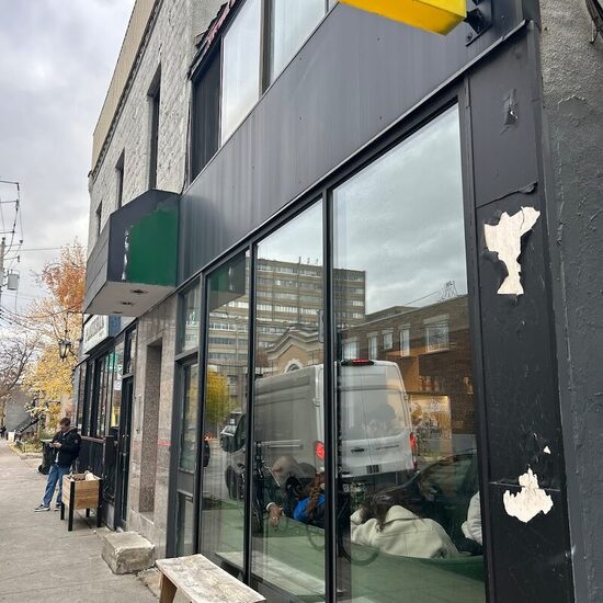 Éclair - Restaurants in Montreal