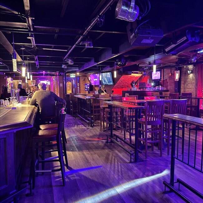 Bar-Spectacle le Quartier de Lune 2.0 - Spectacle Restaurants in Montreal