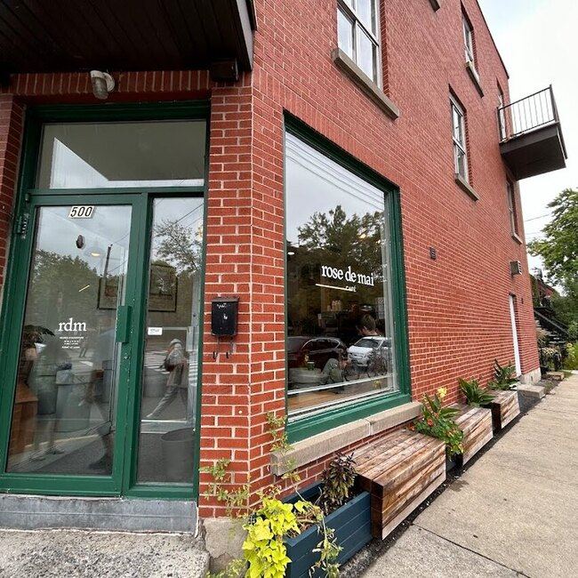 Caf&eacute; Rose de Mai - Little-Italy Restaurants