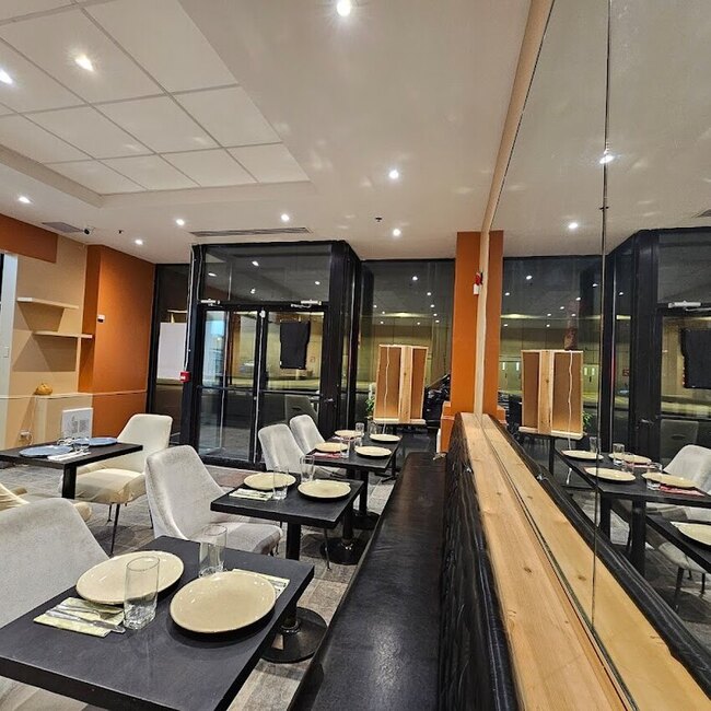 Elforne - Brunch Restaurants Near: H3B4G5