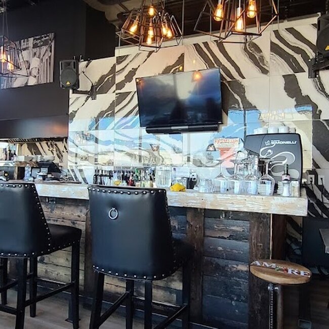 Bistro Amore Piazza 25/64 -  Restaurants Near: J6X4H7