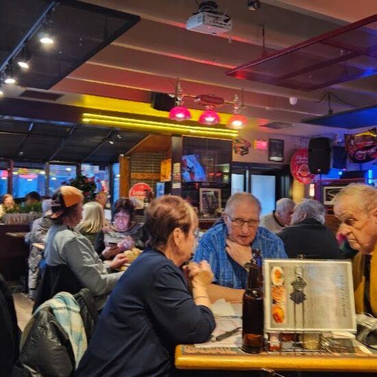 Bar La Chope - BBQ, Poutine, Breakfast Restaurants in Montreal
