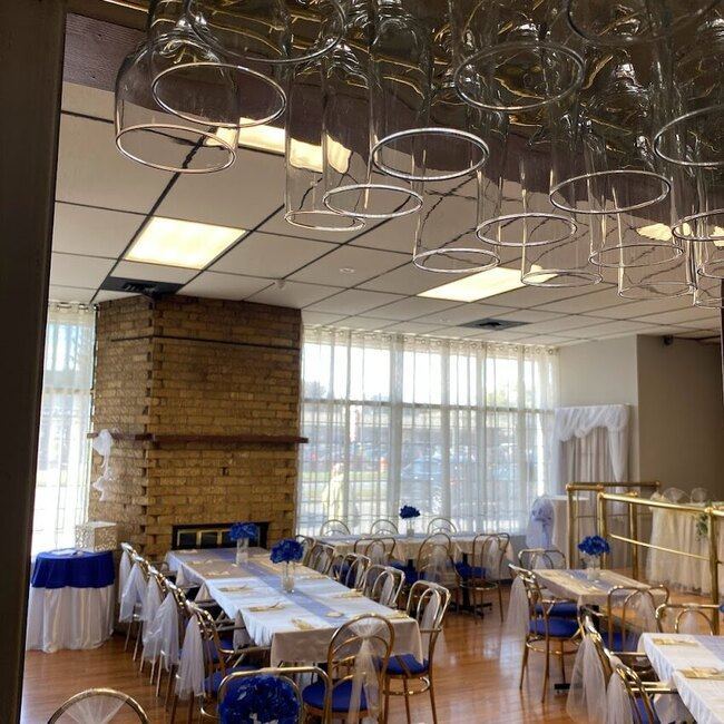 Resto Bar Las Vegas - Restaurants pr&egrave;s de: H7T1R1