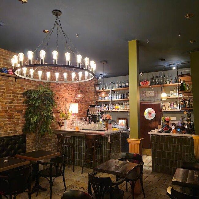 Restaurant La Gaviota - Poutine, Soups Restaurants Near: H2V4E7