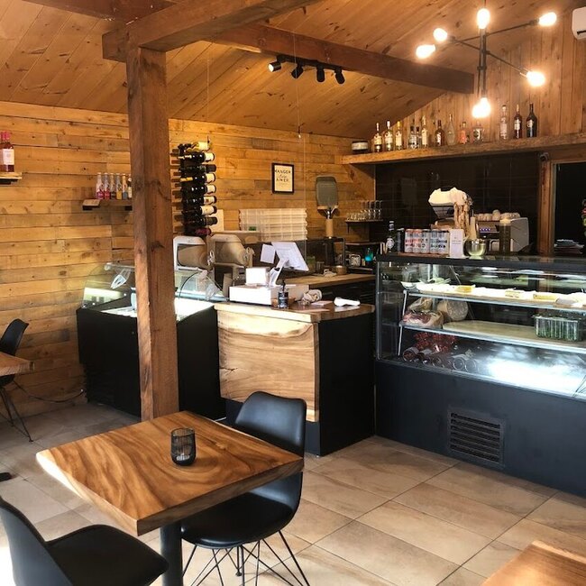 Luna Rossa - Restaurants Near: J0R1R4