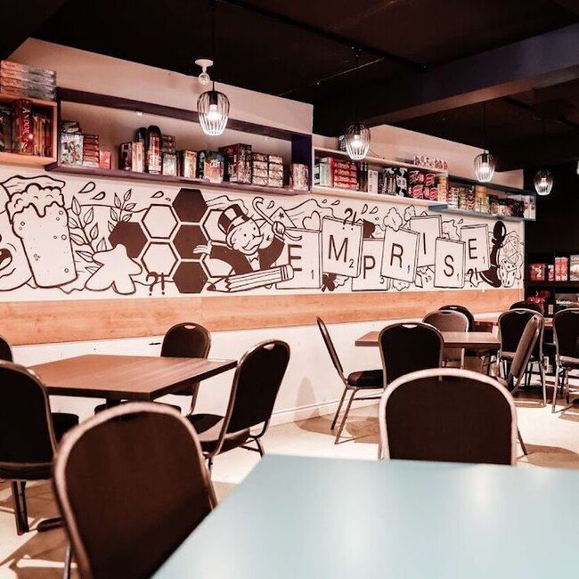 Sherlock Resto Pub Ludique - Restaurants pr&egrave;s de: J2S5J2