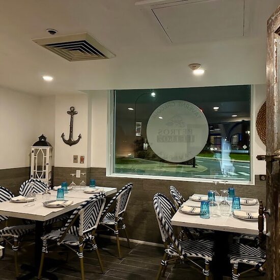 Petros Taverne Grecque - Restaurants in Montreal