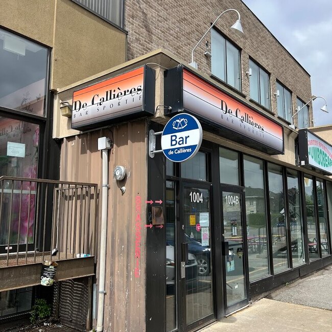 Bar de Calli&egrave;res -  Restaurants Near: H7G2V8