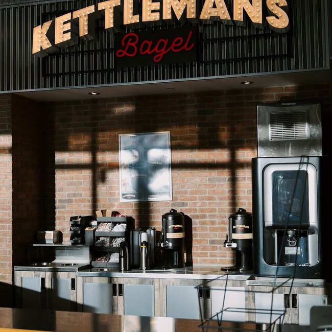 Kettlemans Bagel - Restaurants Afghanes, Bagels près de: H2V4E4