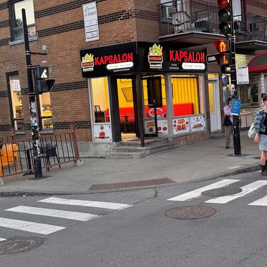 Restaurant Kapsalon - Restaurants in Montreal