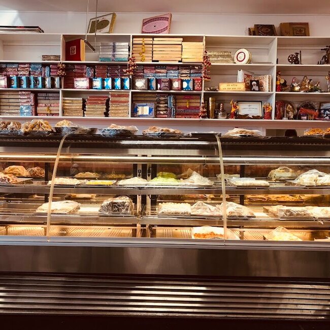 RAM SWEET - Restaurants près de: H9B1M5