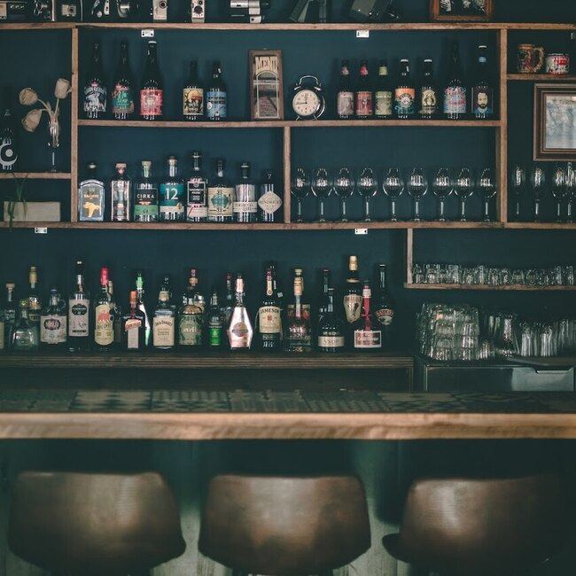 Louis' Pub - Granby Open Sunday Restaurants