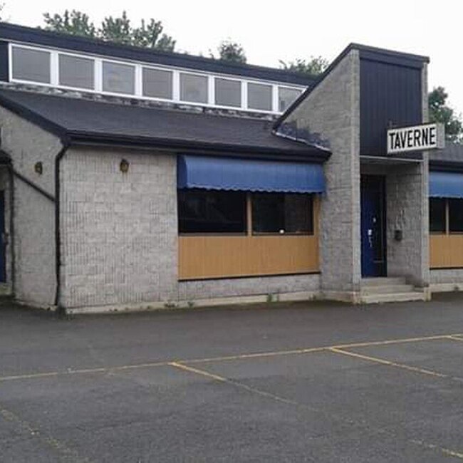 Bar Taverne Des Loisirs - Restaurants in Granby