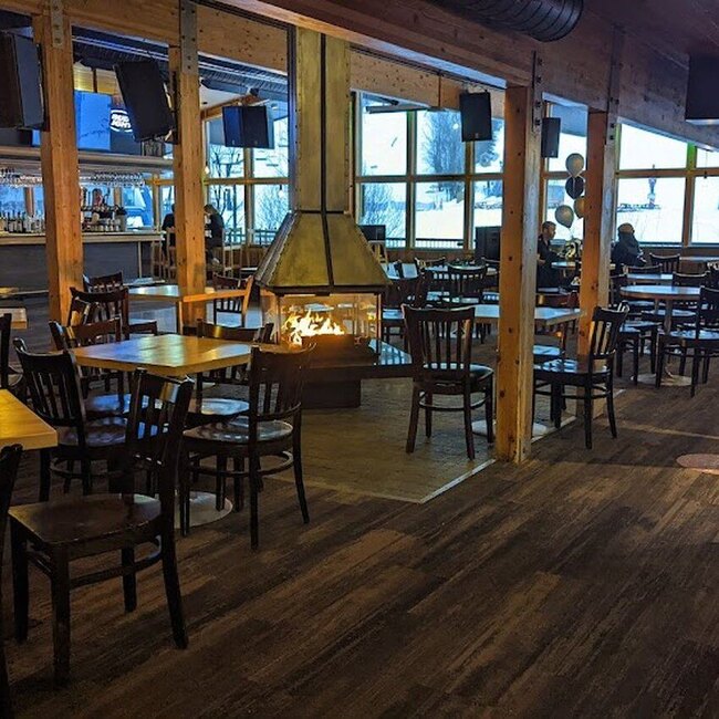 Quatre Foyers - Quatre Restaurants in Montreal