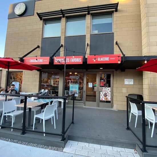 Chocolats Favoris - Restaurants Bistro, Sandwichs, Desserts et Sucreries, Salades, Tartares de Qu&eacute;bec