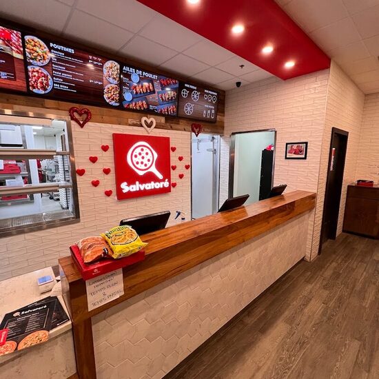 Pizza Salvatoré - Restaurants Entrée accessible aux fauteuils roulants de la Rive-Sud (Québec)