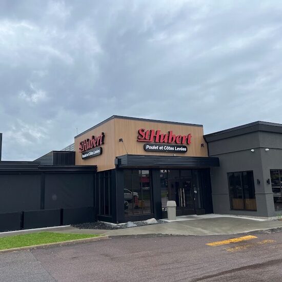 R&ocirc;tisserie St-Hubert - Grill Restaurants in Chicoutimi