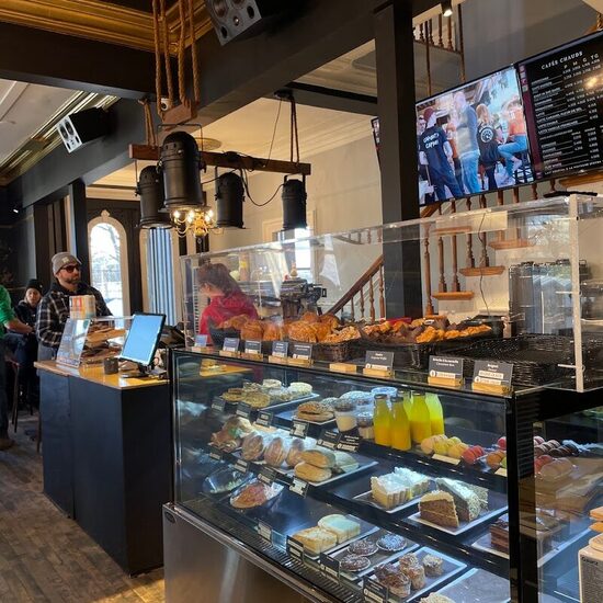 Café-Pizzeria La Maison Smith - Grill, Italian, Pizza, Salads, Pasta Restaurants in Quebec