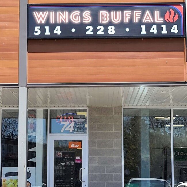 Wings Buffalo - Restaurants pr&egrave;s de: H7G2B7