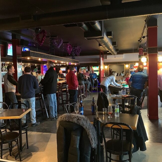 Bistro Ste-4 - Restaurants in Sainte-Catherine