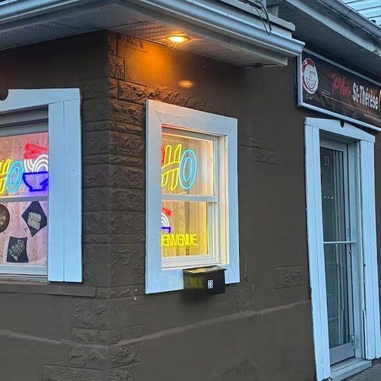 LW Pho - Online Ordering Restaurants in Sainte-Thérèse
